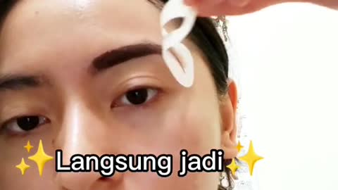 this is a quick way to make eyebrows