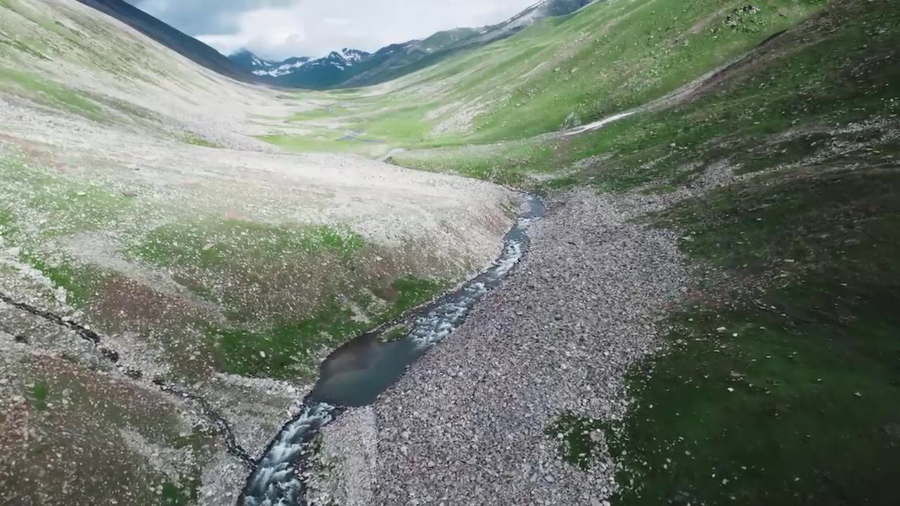 "Exploring Dudipatsar Lake: Pakistan's Alpine Gem"