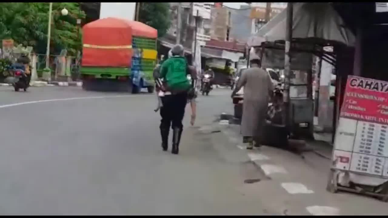 an old man looking for a mouthful of rice# oh my god I remember my father who is goneðŸ˜ðŸ˜ðŸ¥º