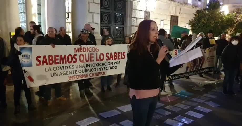 CACEROLADA EN PROTESTA PASAPORTE COVID EN VALENCIA