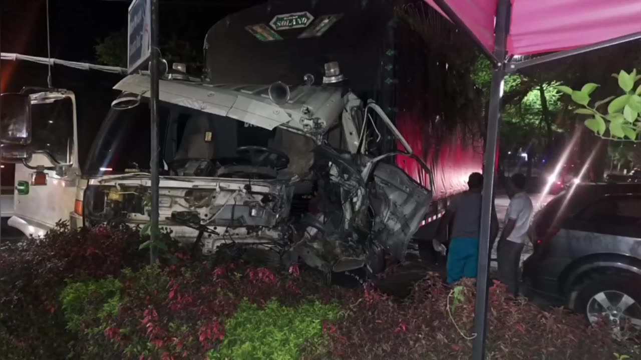 Dos vehículos de carga se estrellaron en Santander