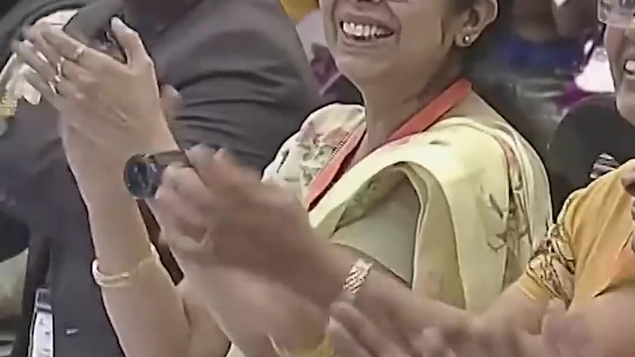See moment how india become 4th country land on Moon