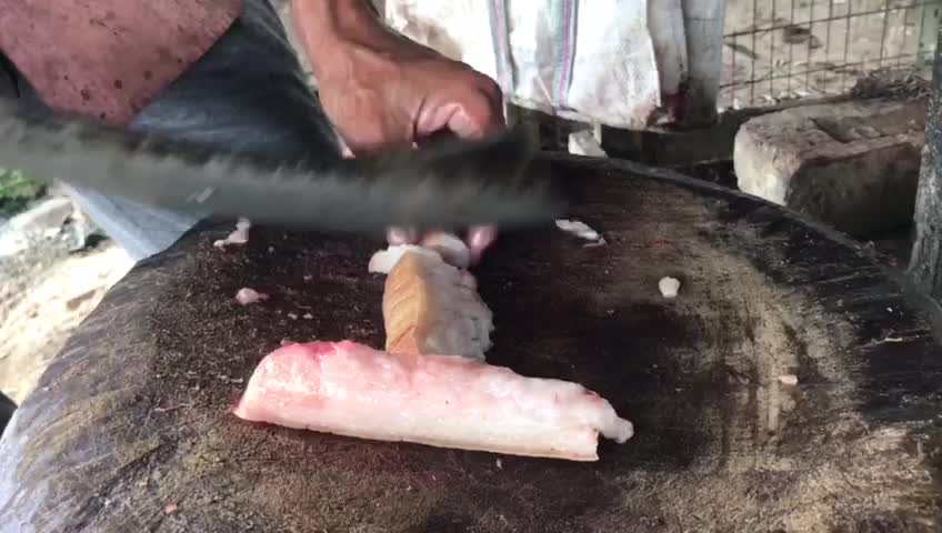 Cutting Pork 🐖 || Most Favourite Meat for the North- Eastern People 😂😂😂