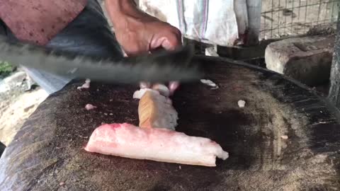 Cutting Pork 🐖 || Most Favourite Meat for the North- Eastern People 😂😂😂