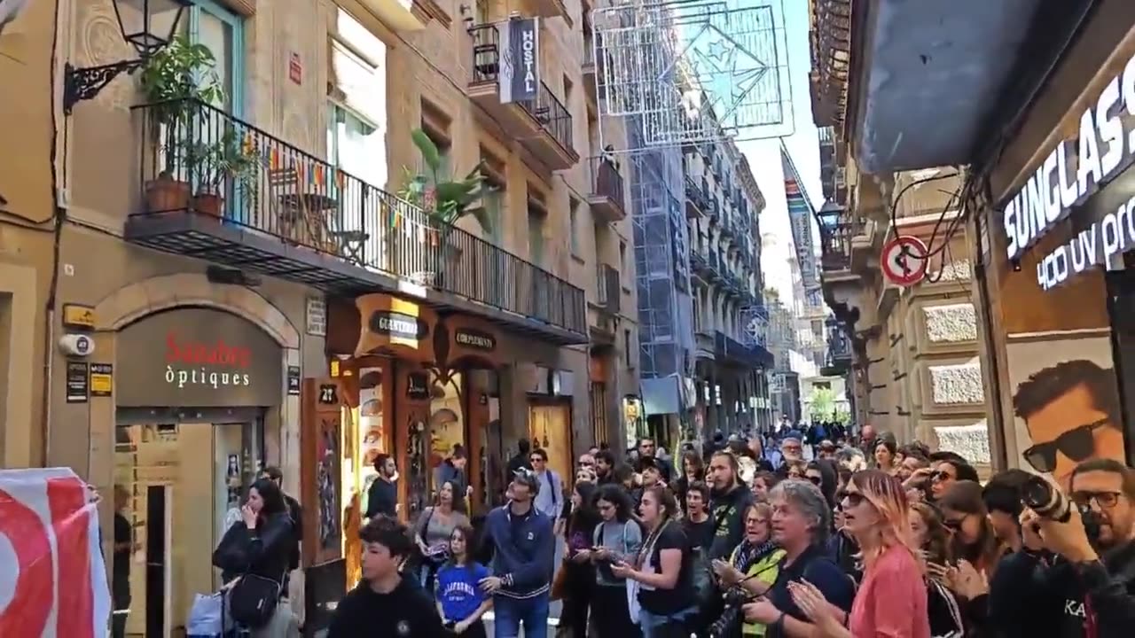 In Barcelona, pro-Hamas protesters attacked a hotel owned by a Jew.