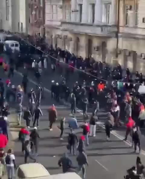 Warning shots into the air in Vladivostok