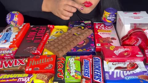 ASMR EATING CHOCOLATES,NUTTIES,DIARYMILK SILK,TWIX,KINDERJOY,MARS,MILKA,MALTESERS *VALENTINES DAY*