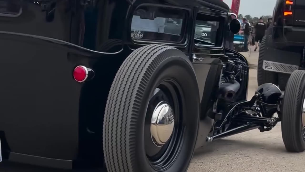 ✌️ Street Rods - Black