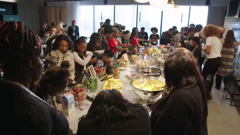 President Obama connects with young leaders and business owners during Chicago visit