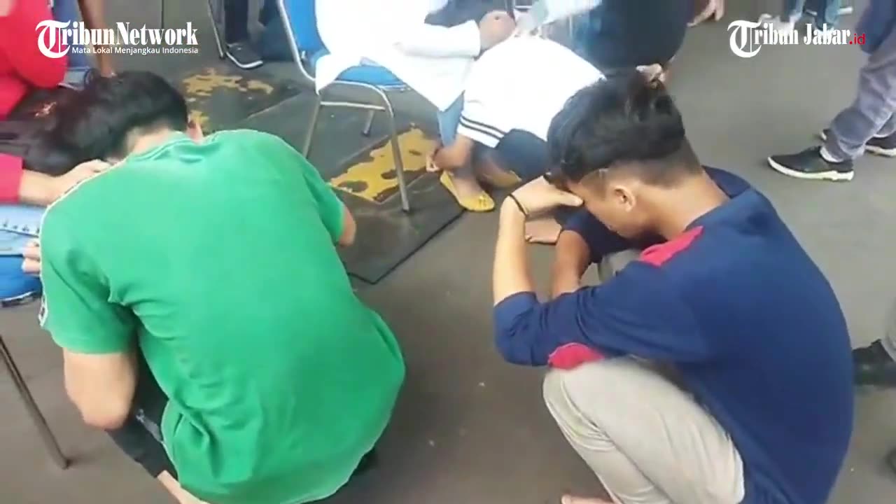 LANGSUNG NANGIS KEJER, MUSUH KETEMU MAMAH PAPAH, MOMEN BOCIL GENG MOTOR VIRAL DI CIMAHI