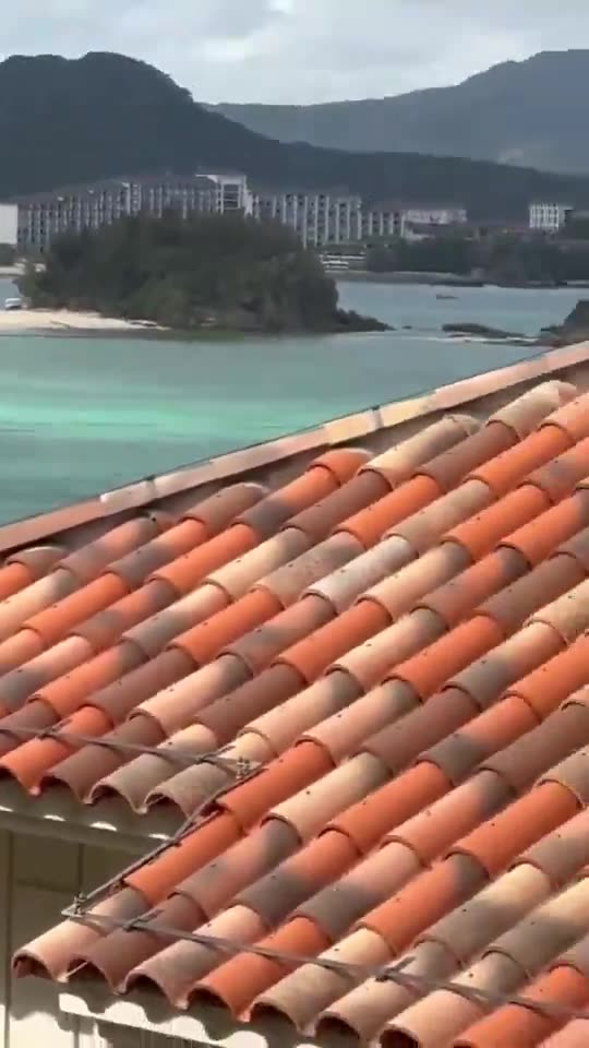 Sea levels start to drop off the coast of Okinawa ahead of a coming tsunami