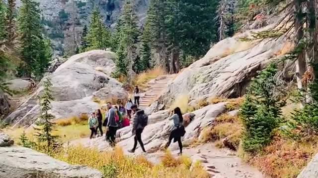 You need to see the new color of Lake Haiyaha before it's too late