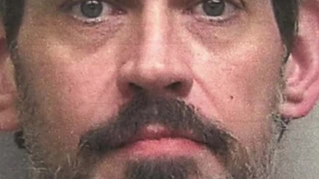 Alabama inmate makes apparent escape with help of corrections official
