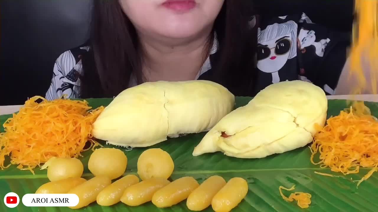 ASMR กิน ขนมสองทอง หนึ่งเม็ด และทุเรียน Thai Desserts and Durian Thai fruit