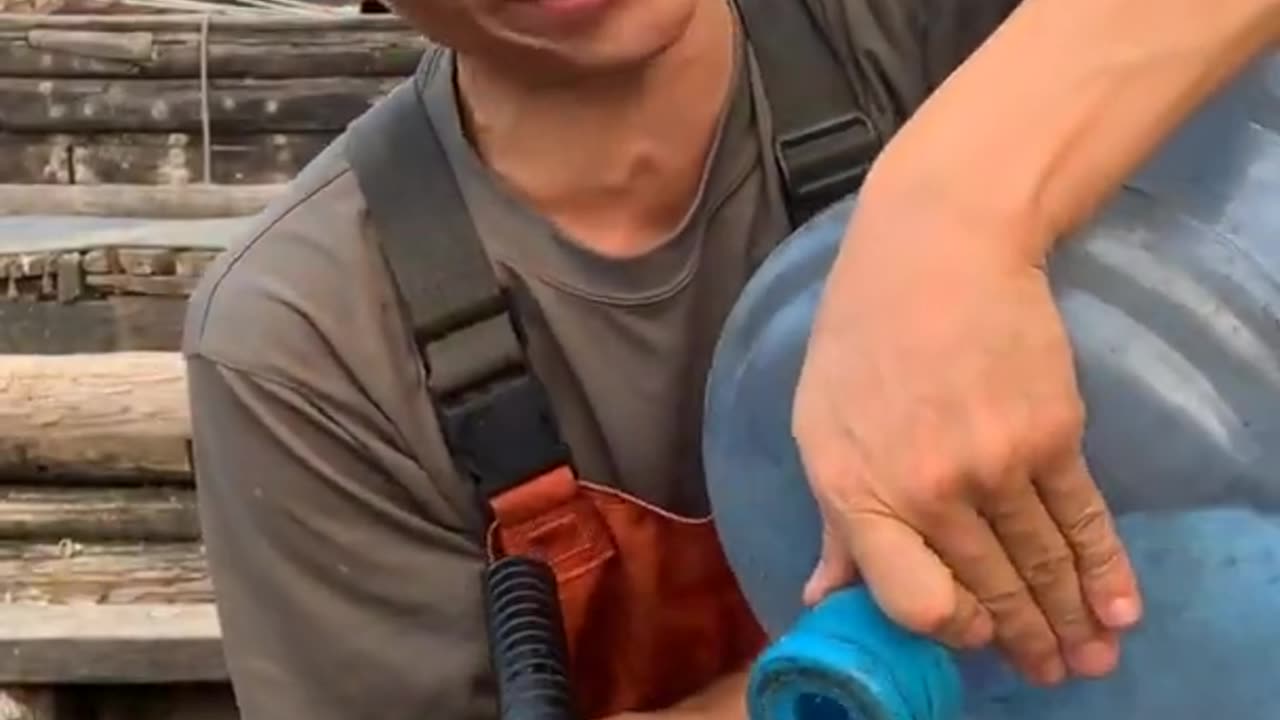 Fishermen eating seafood dinners are too delicious