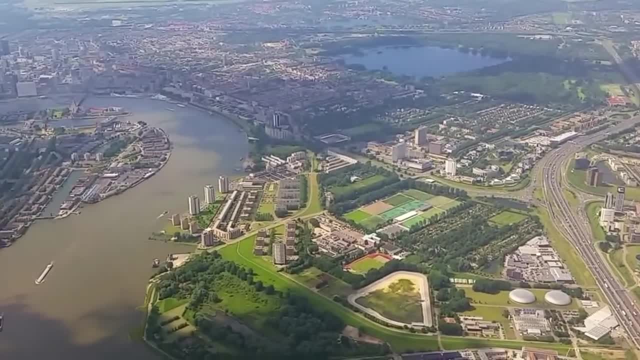 Landing Transavia 737 op Rotterdam Waanzinnige aanvliegroute