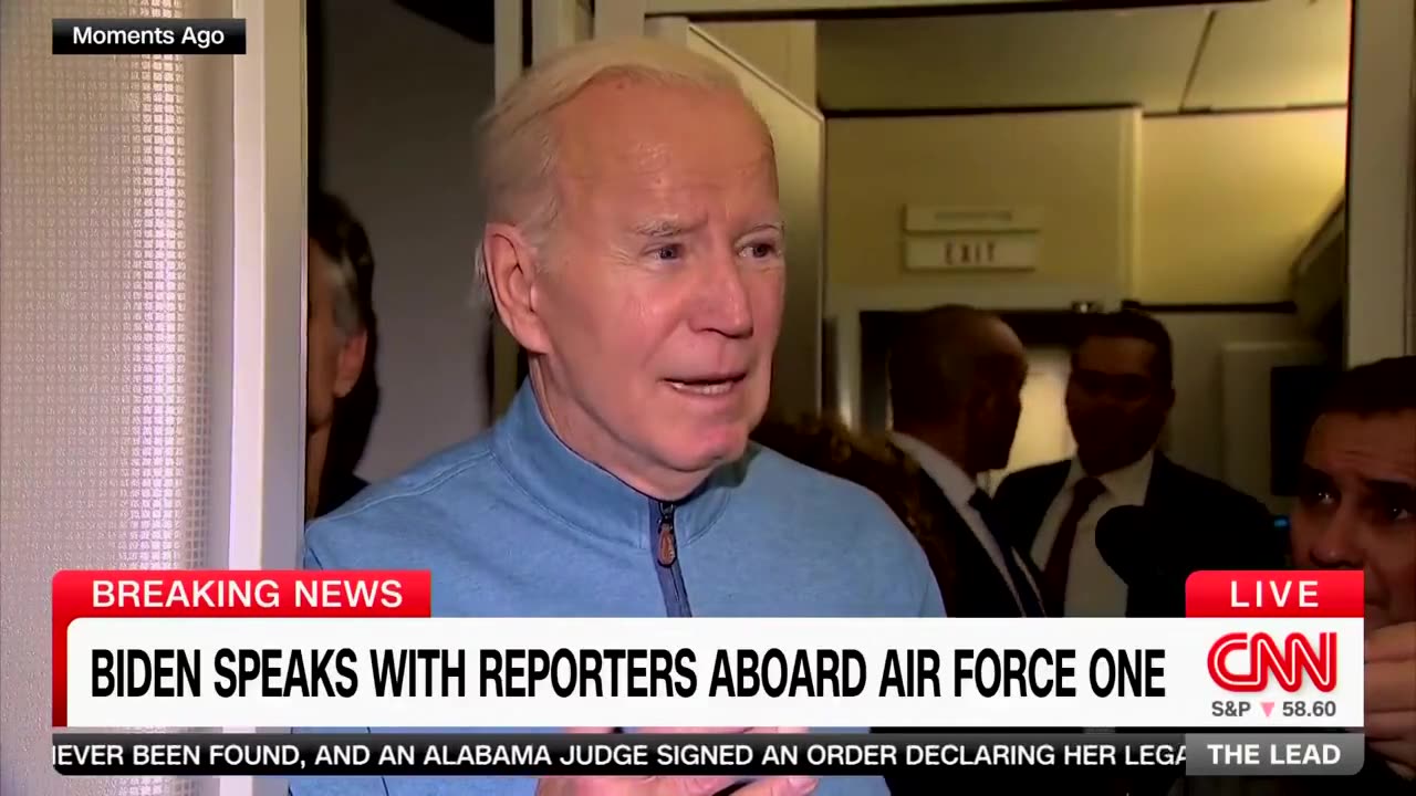 Joe Biden incoherent onboard of Air Force One