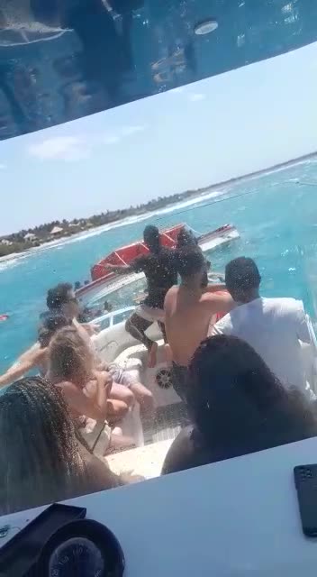 Lancha se vuelca en Barú