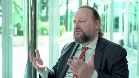 FROM CASHIER TO BILLIONAIRE