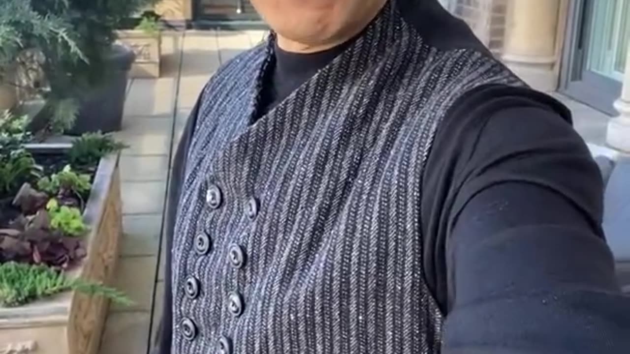 20201008文贵先生GETTR：尊敬的战友们好……全球的战友的一致行动……和坚定地灭掉共产党和惩罚贼行动，正在得到全世界有良知的人认可和支持……维护海外的华人形象和安全
