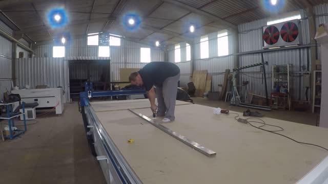 Colocando Mesa de MDF em Router cnc de 5 Metros