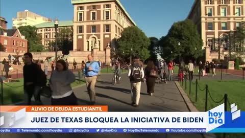 Un juez de Texas bloquea el alivio para la deuda estudiantil impulsado por Biden