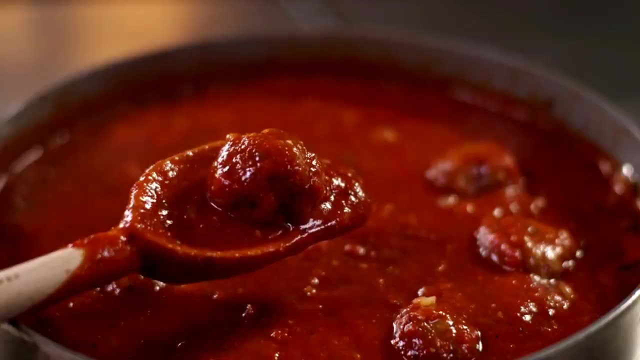 Cocktail Meatballs in Tomato Sauce