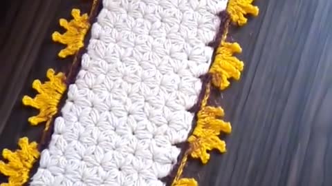 Sunflowers table runner