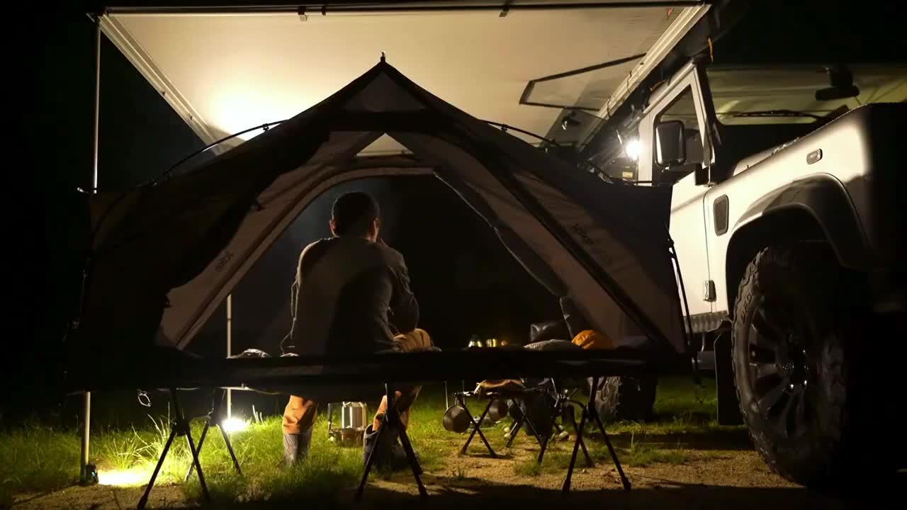 Outdoor car camping life, enjoy the taste of nature alone. Don't look at cars and equipment, just lo