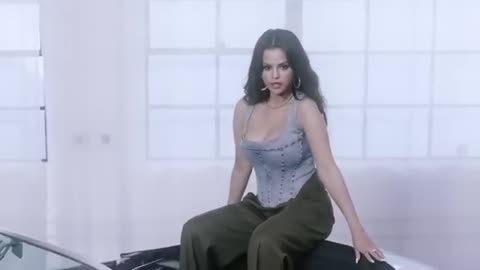 Baby_Calm_Down__FULL_VIDEO_SONG____Selena_Gomez___Rema_Official_Music_Video_2023(360p)