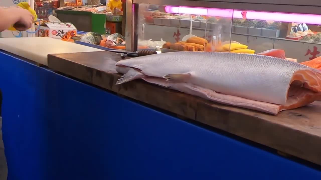 How To Fillet a Whole Salmon | Sashimi & Sushi -Taiwanese street food