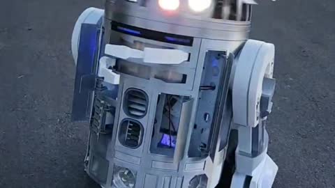 R2's New Bling