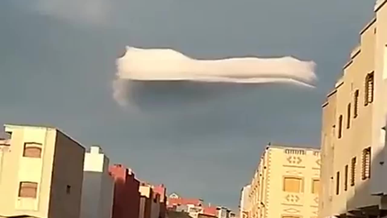 Παράξενο φαινόμενο σύννεφων εμφανίζεται πάνω από τον ουρανό του Μαρόκου