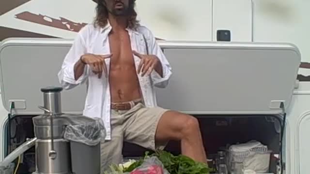 LIFE in a glass! RAW LIVING JUICING RECIPE to REGENERATE your LIVER + your LIFE! - Oct 22nd 2010