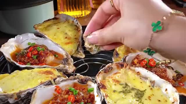 cheese oyster and garlic oyster