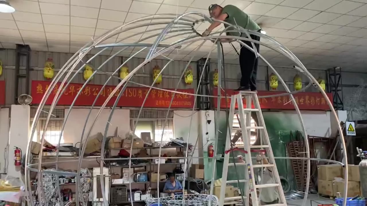 What is it like making a large-scale Christmas ball motif light? #LED #Hoyechi #Christmas