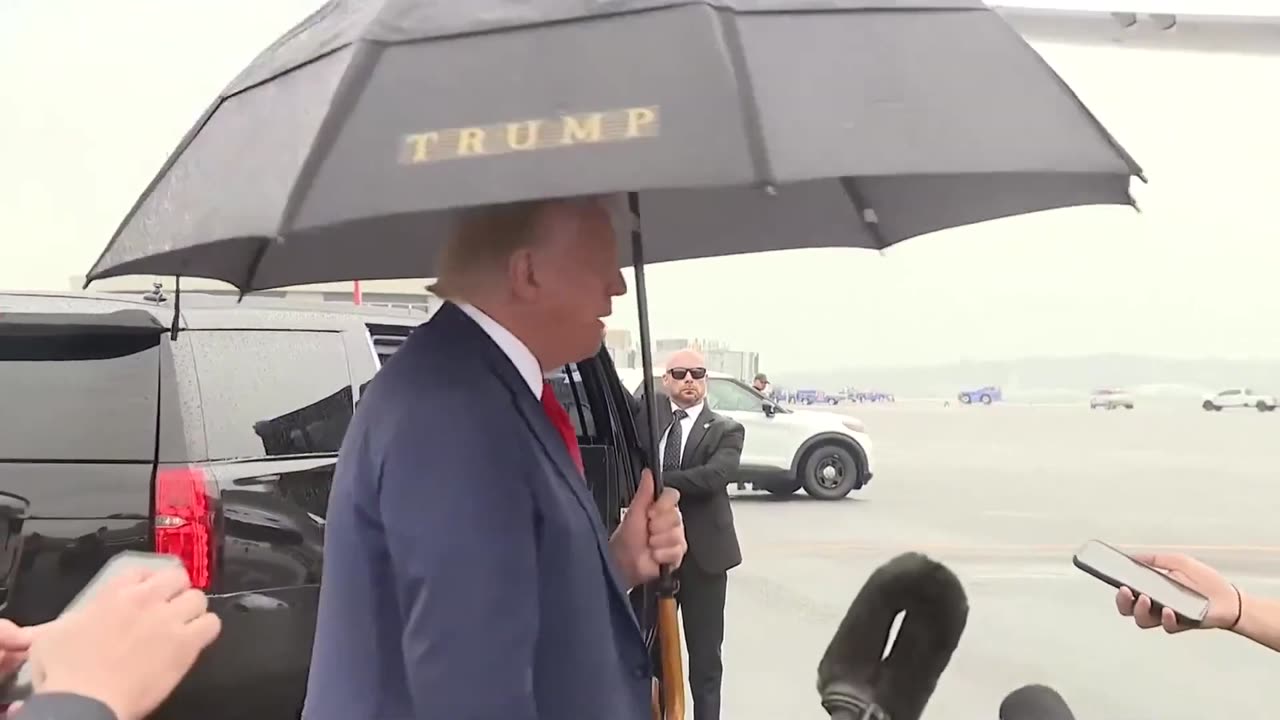 Trump's reaction after leaving DC court after arrest