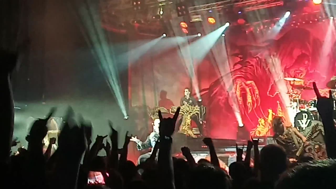 2019-11-30 Powerwolf - Demons Are A Girl's Best Friend [Principal Club Theater]