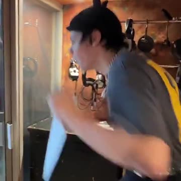 English singer Yungblud "teaches" music to kids and ends by screaming “Hail Satan”