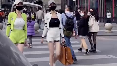 Street fashion beautiful 😍
