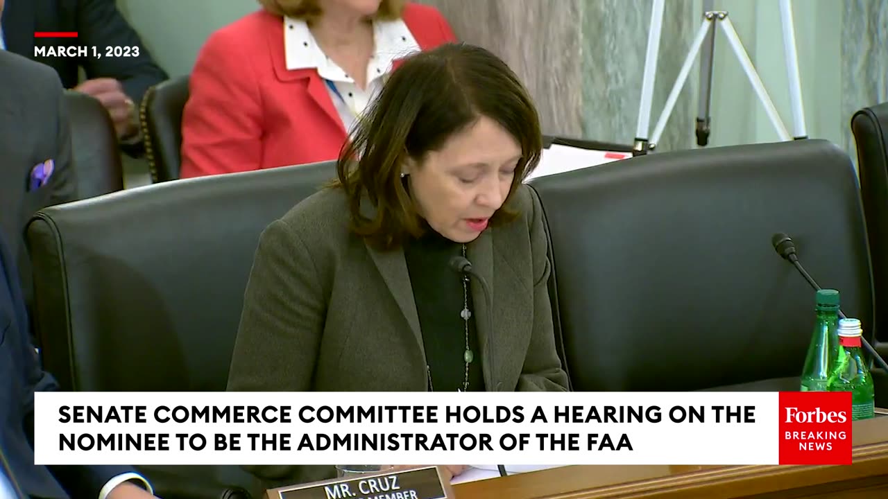 Maria Cantwell Urges Reforms To Make Sure That 'The FAA Is The Gold Standard In Aviation Safety'