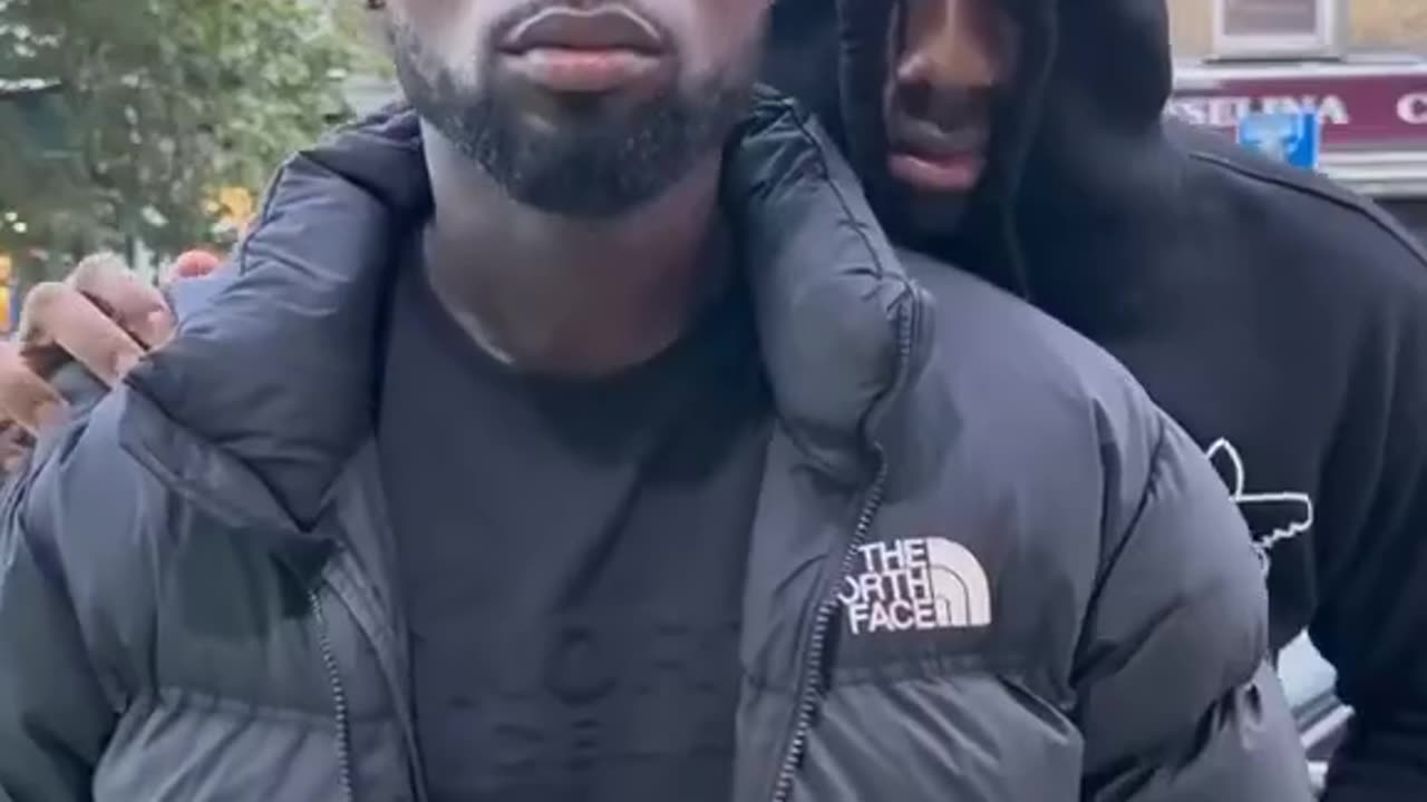 Uk Drill Rapper Helps Broke Guy😂