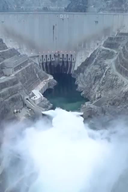 Çoruh River, Deriner Dam (249 meters) water discharge 🙂☺️