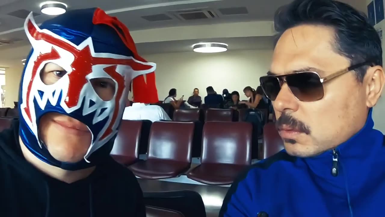Lucho Velasco y su avión privado I CRETINOS