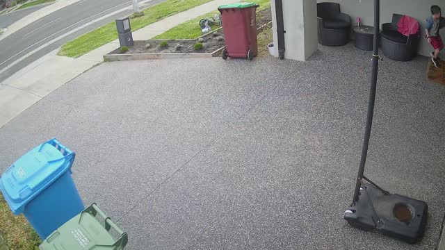 Kids Gets Scared by Doorbell Camera