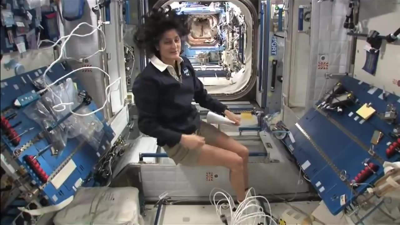ISS Tour NASA: Kitchen, Bedrooms & Washroom