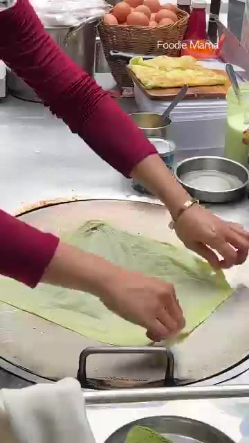 The hottest Roti Lady in Bangkok - Chocolate Roti / Sala Daeng BTS Station