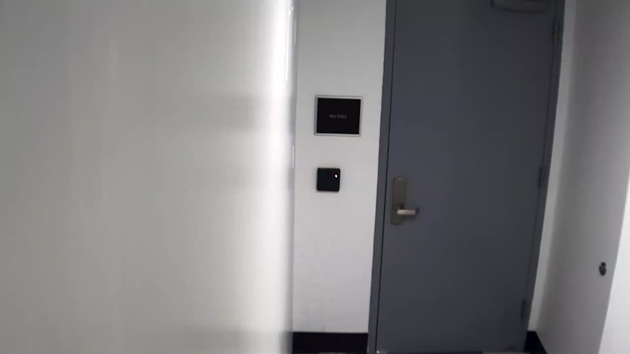 6144RHOBG2G201ABStairwayLobbyEntry_2021-01-06_14h20min02s777ms.mp4