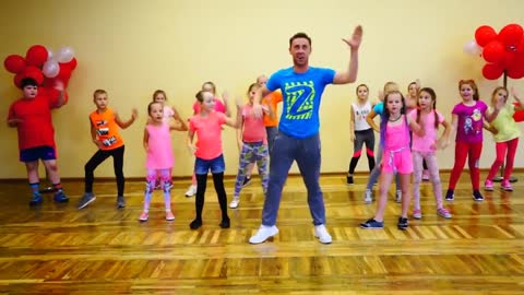 Zumba Kids (easy dance) - I like to move it (1)
