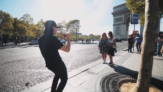 Gryffin (with Elley Duhé) - Tie Me Down (Lifestyle Video)-2